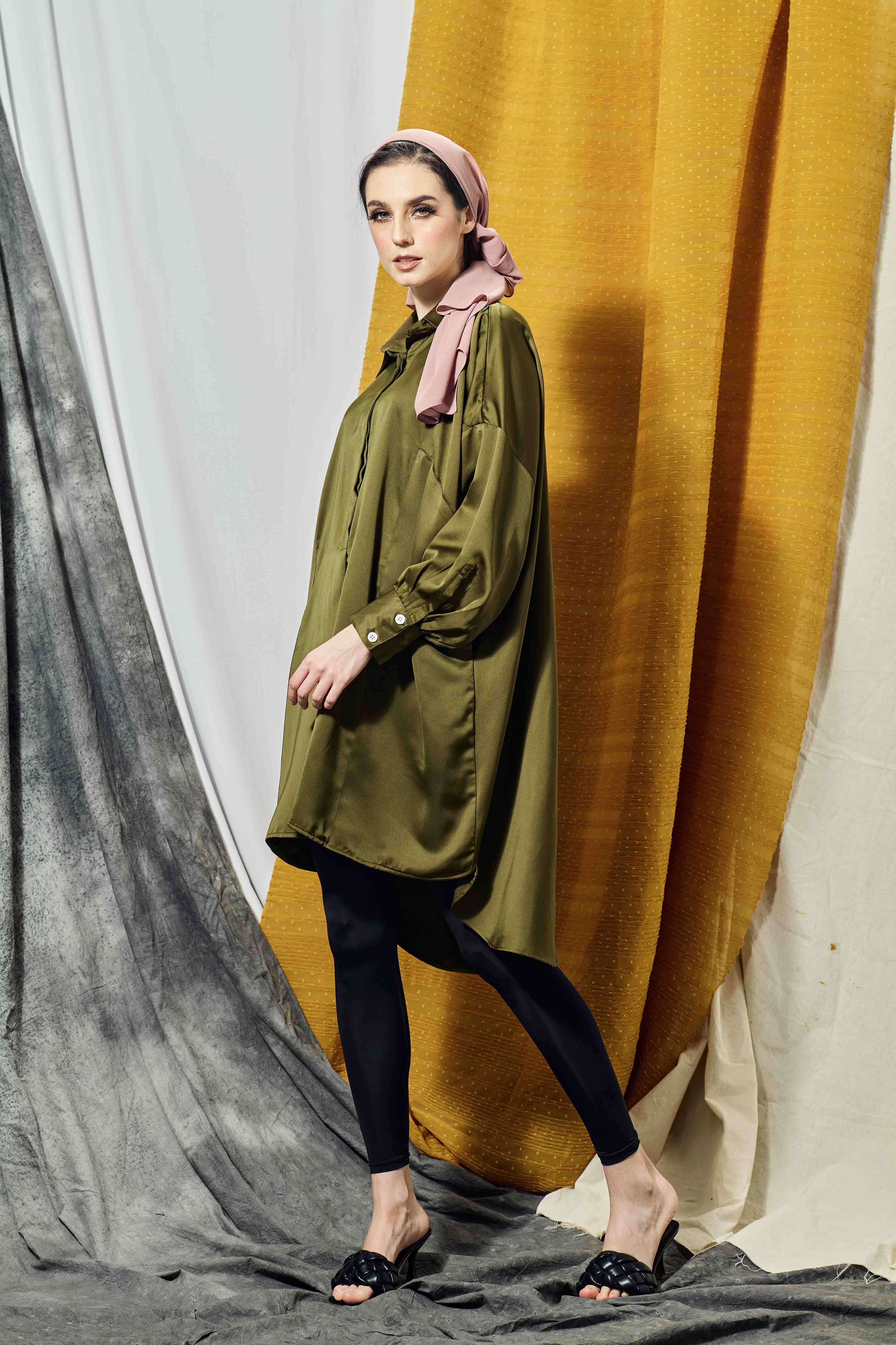 OPHELIA IN OLIVE
